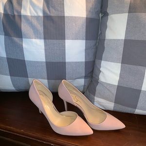 Light pink pumps